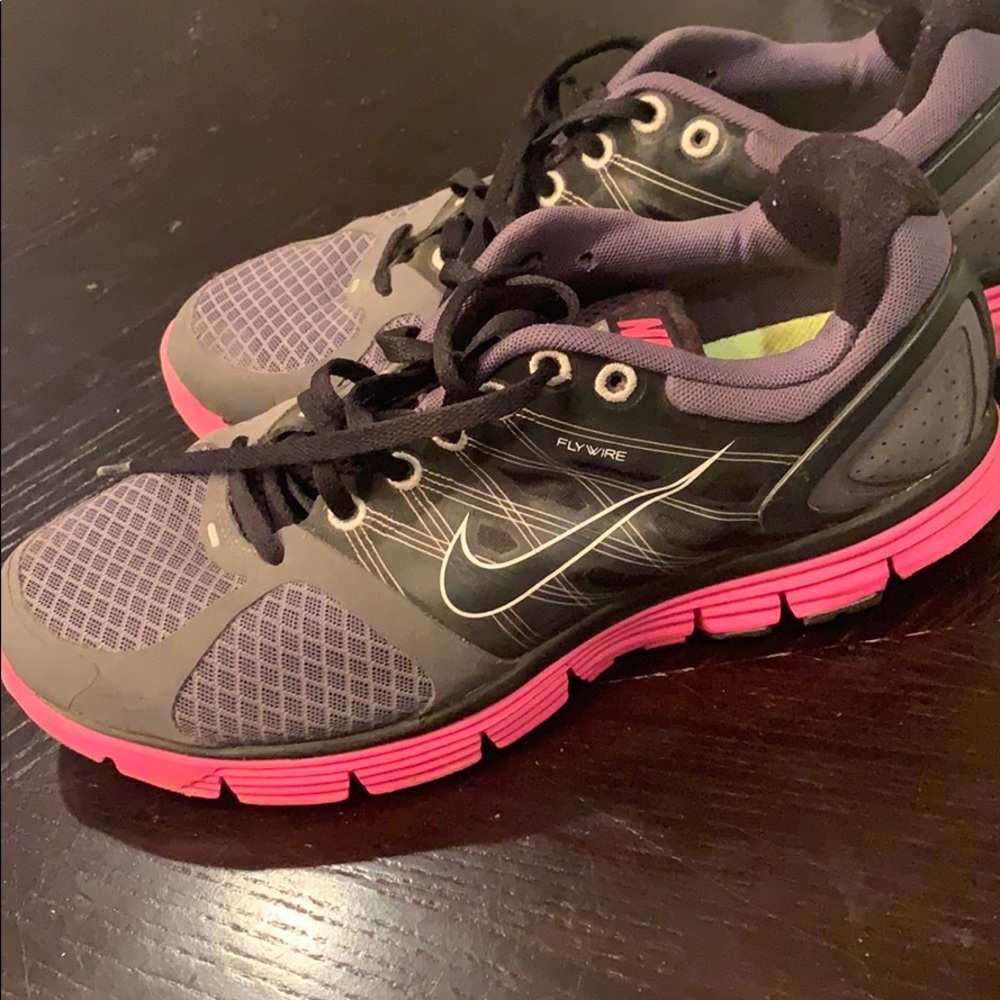 Gray nike lunar glide shoes
